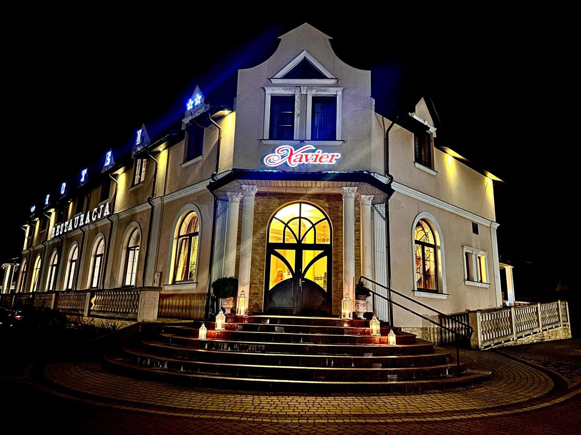 Hotel "Xavier" Lubycza Krolewska Exterior foto