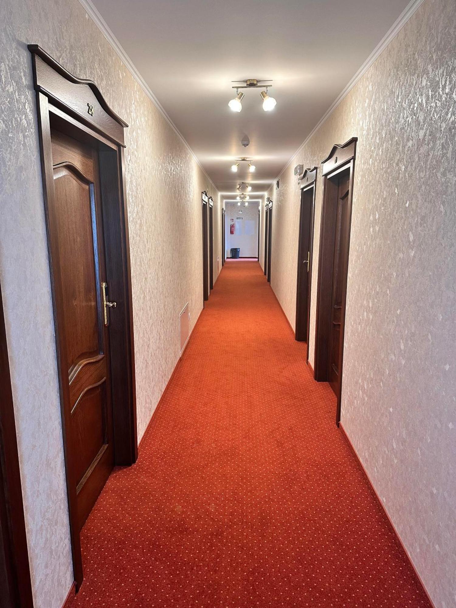 Hotel "Xavier" Lubycza Krolewska Exterior foto